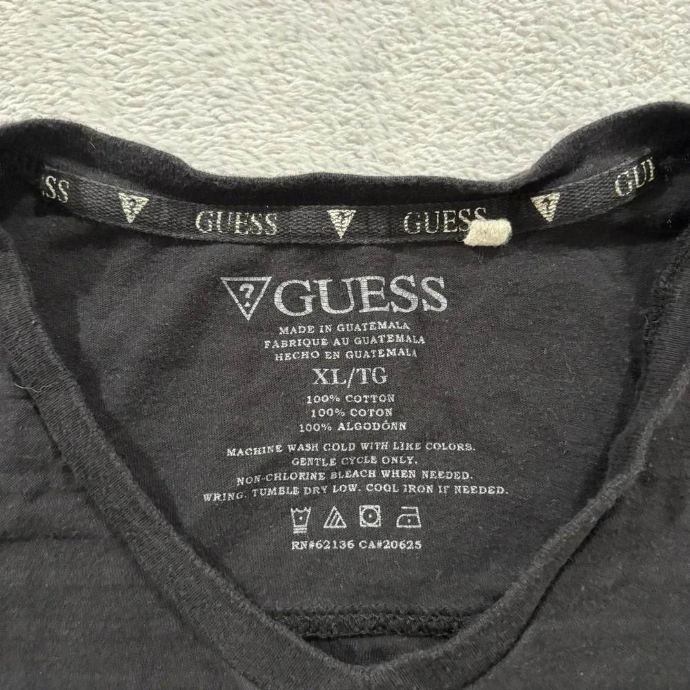 Guess T Shirt Men's XL V Neck Textured Short Sleeve Muscle Y2K 90s Logo Black - Picture 2 of 6